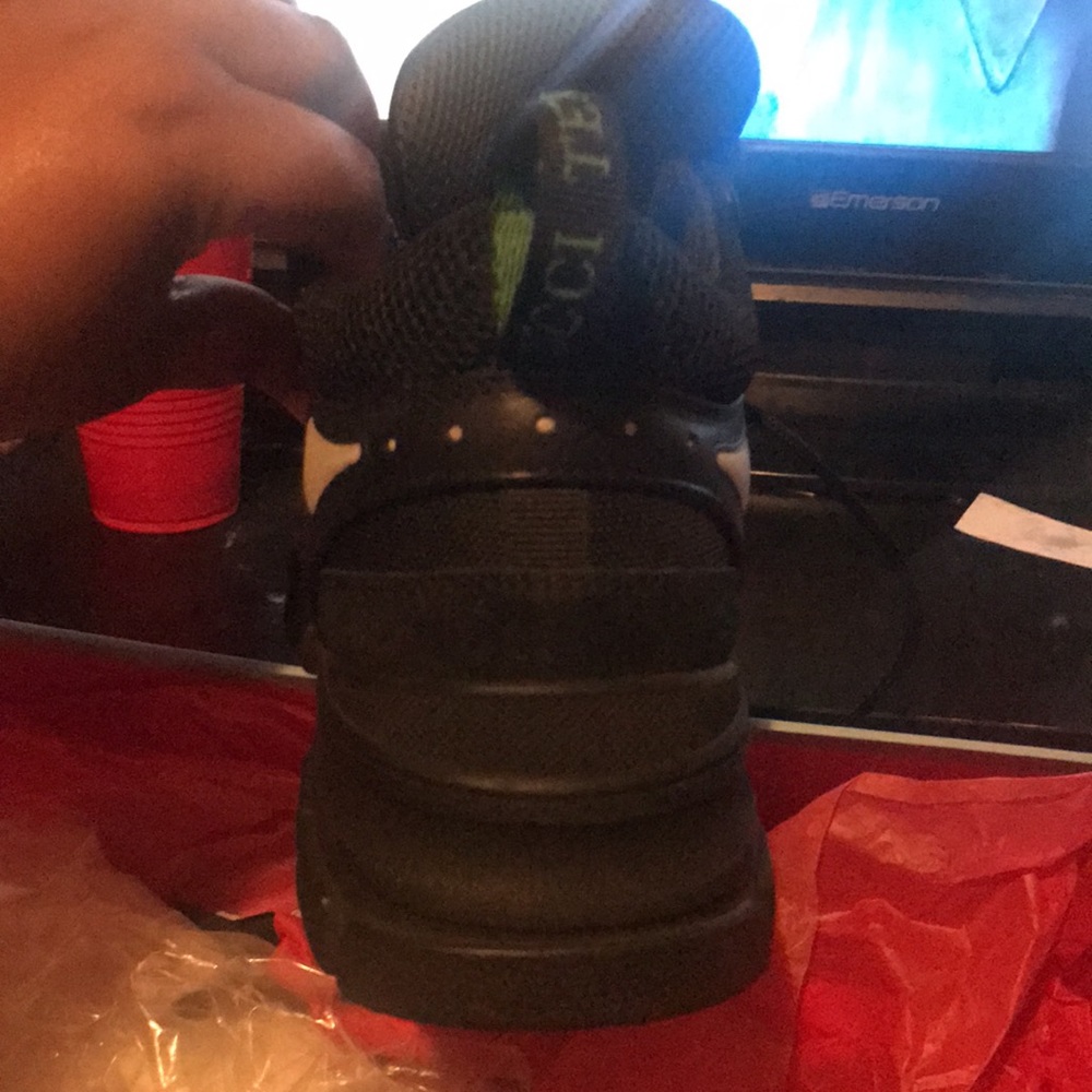 Authentic Gucci shoe - Picture 4 of 6